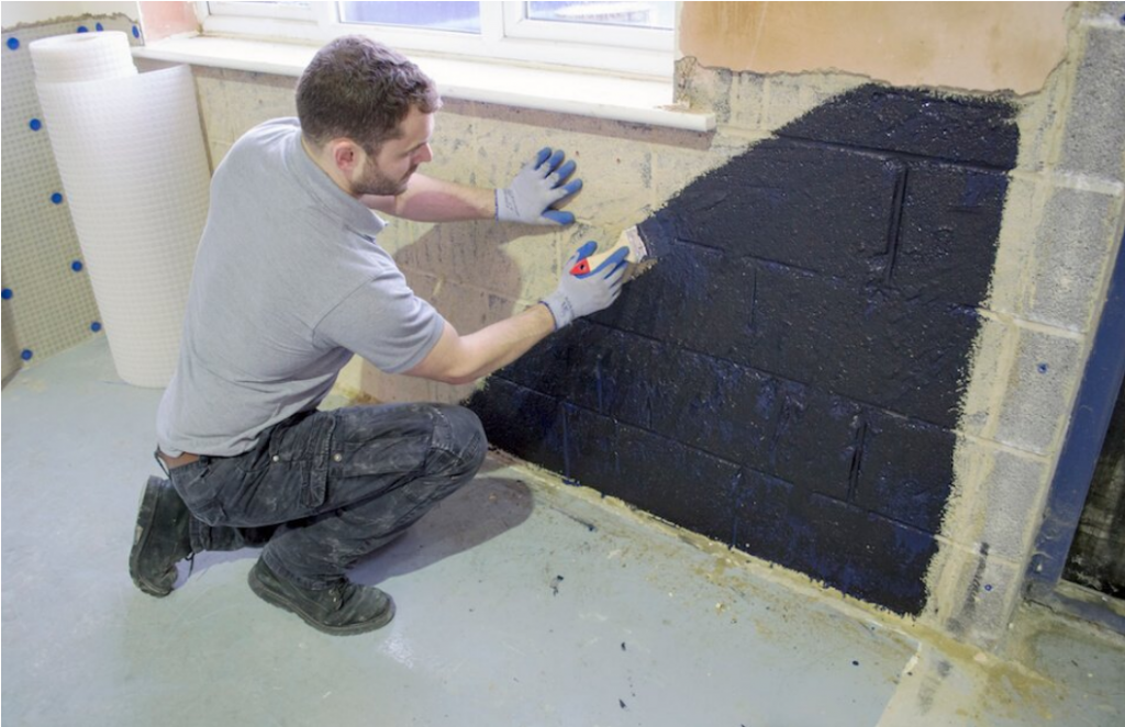 Leicester damp surveyor at work